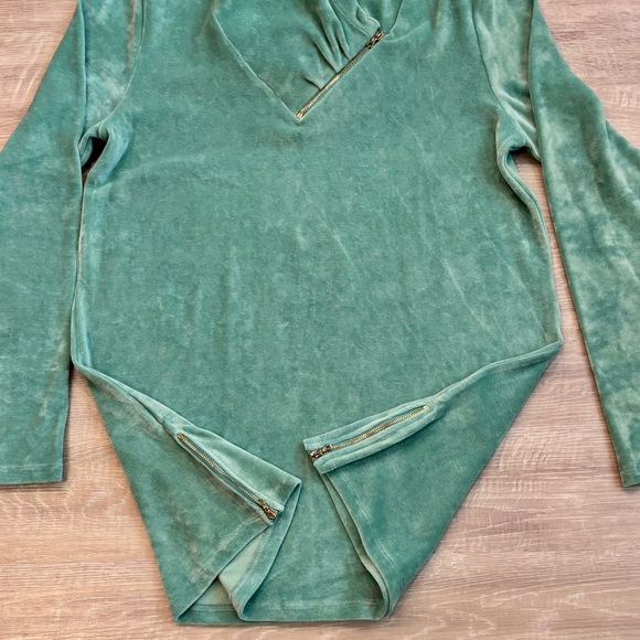 Soft Surroundings Green Velour Hooded Top Asymmetrical Zip Pullover Size Medium - Picture 2 of 6